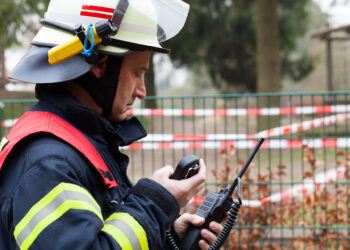 Kellerbrand in Mehrfamilienhaus 13 feuerwehr einsatz