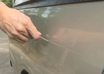 Auto in Gaustadt zerkratzt 18 sachbeschaedigung