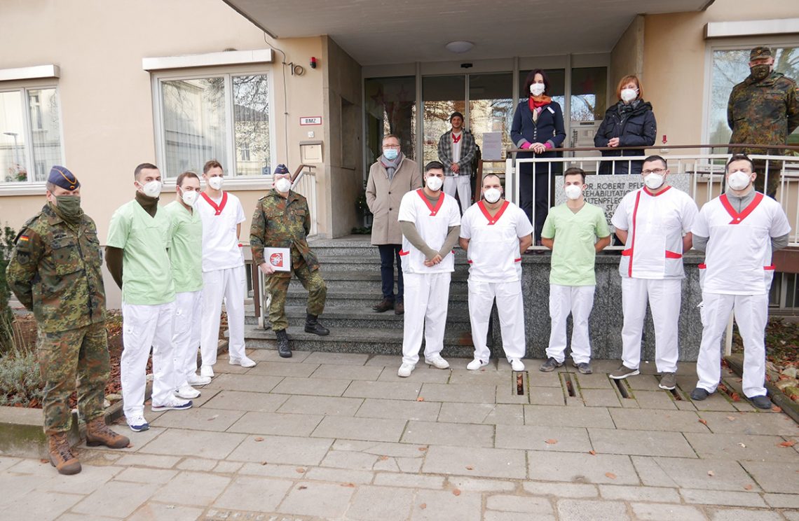 bundeswehr helfende haende ottoheim corona bamberg maske