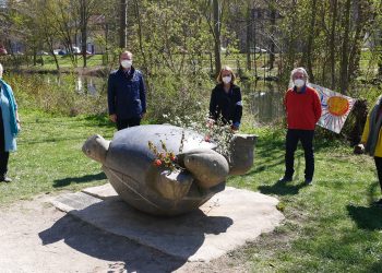 Stein-Schildkröte erinnert an Tschernobyl 17 10-jahre tschernobyl schildkroete