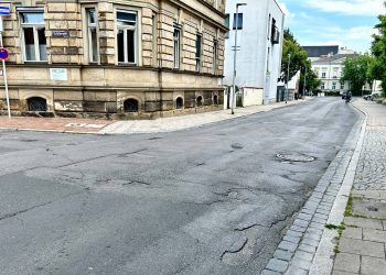 Der Straßenbelage in der Richard-Wagner-Straße ist stark sanierungsbedürftig, 
Quelle: Stadt Bamberg, Sonja Seufferth