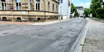 Der Straßenbelage in der Richard-Wagner-Straße ist stark sanierungsbedürftig, 
Quelle: Stadt Bamberg, Sonja Seufferth