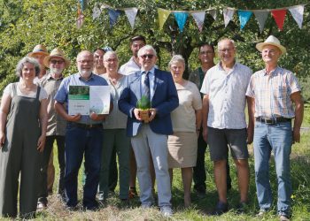 Vorsitzender des Kreisverbands Landrat Johann Kalb mit Mitgliedern des Kreisverbands für Gartenbau und Landespflege Bamberg und der Kreisfachberatung für Gartenkultur und Landespflege, Quelle: Landratsamt Bamberg / Klemisch