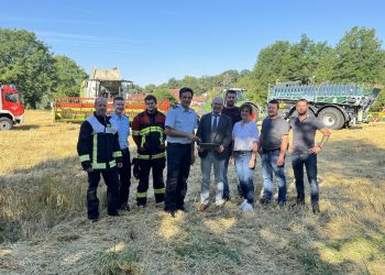 Die Beteiligten des 'Red Farmer'-Projekts im Landkreis Bamberg bei der Einführungsveranstaltung, Quelle: Kreisbrandinspektion Bamberg / Pflaum