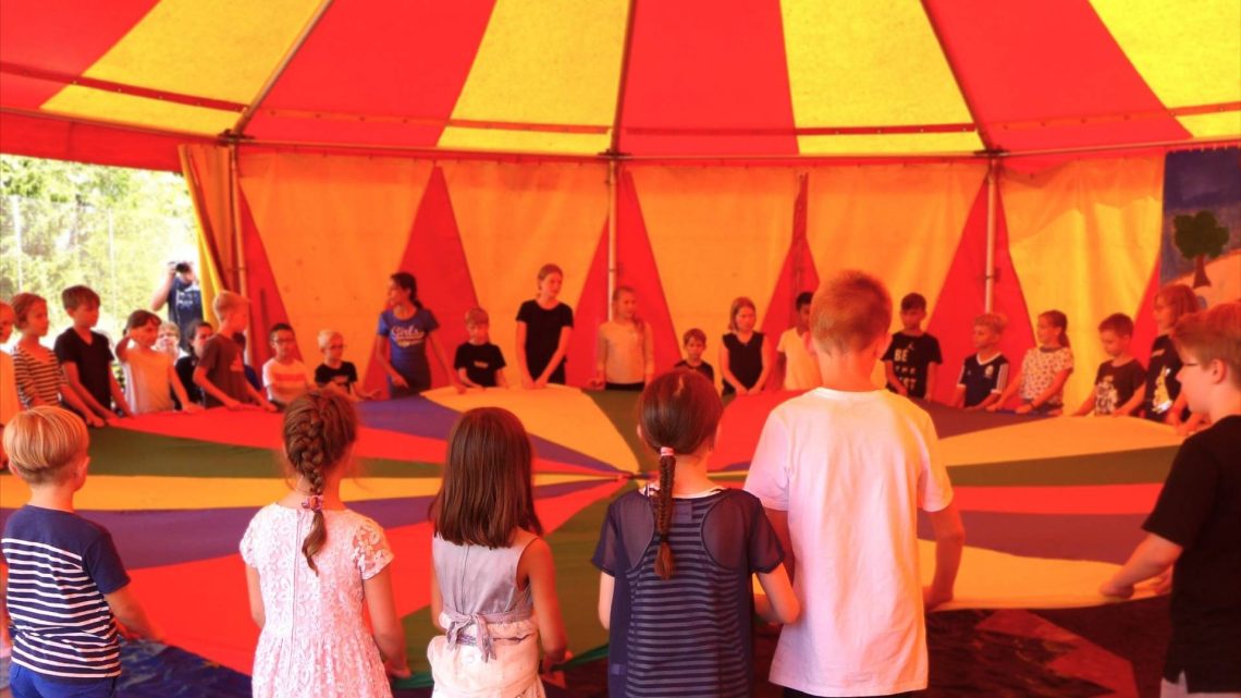 Das Familienzelt am Maxplatz wird vom Projektteam des Stadtjugendrings Bamberg und der Stiftung Zirkus Giovanni organisiert, Quelle: Stadtjugendring Bamberg