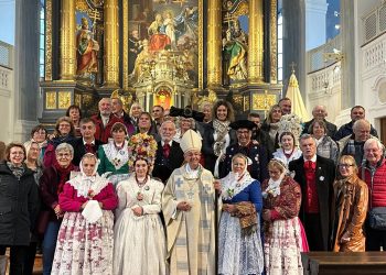 Gruppenfoto der Wallfahrt nach Altgötting, Quelle: Michael Niedermaier