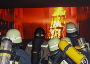 Feuerwehr Bamberg trainiert im mobilen Brandübungscontainer 16 Den Flammen trotzen, Quelle: Feuerwehr Bamberg