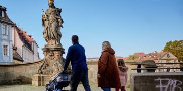 Beliebter Treffpunkt: die Statue der heiligen Kunigunde auf der
Unteren Brücke. Als Namensgeberin hat sie allerdings an Strahlkraft verloren. Quelle: Stadt Bamberg, Sonja Seufferth