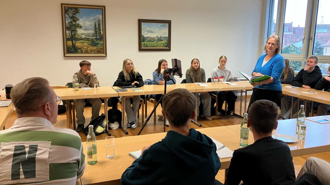 Rhetorik-Trainerin Claudia Berghaus gibt Tipps zur Aussprache und mehr Selbstsicherheit. Quelle: Landratsamt Bamberg / Bria