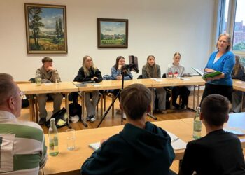 Rhetorik-Trainerin Claudia Berghaus gibt Tipps zur Aussprache und mehr Selbstsicherheit. Quelle: Landratsamt Bamberg / Bria