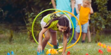 In Sport Camps lernen die Kinder neue Sportarten kennen und können sich richtig austoben. Quelle: Landratsamt Bamberg / Stierle