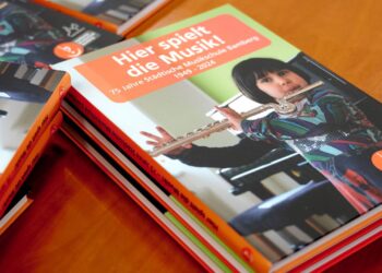 Das Cover der Festschrift 'Hier spielt die Musik!' Quelle: Stadt Bamberg, Sonja Seufferth
