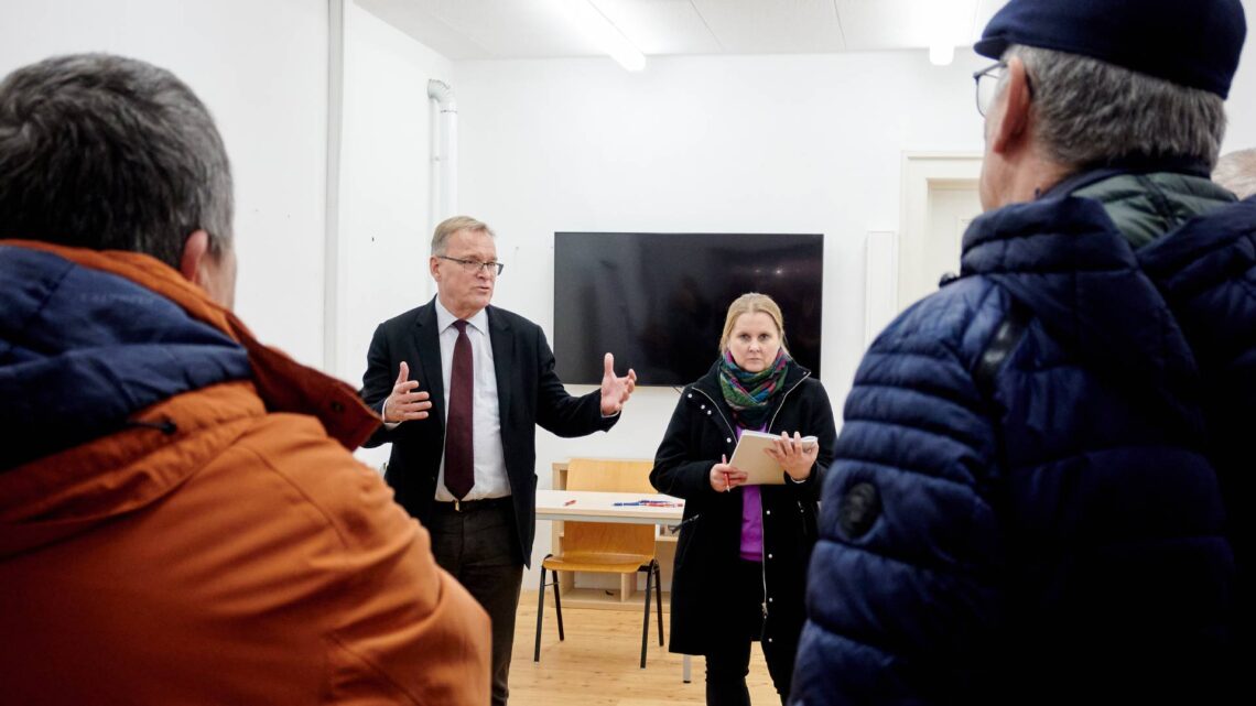 Zum Bürgerdialog zur Auflösung des Ankerzentrums lud
Oberbürgermeister Andreas Starke in das Bürgerlabor ein. Quelle: Stadt Bamberg, Sonja Seufferth