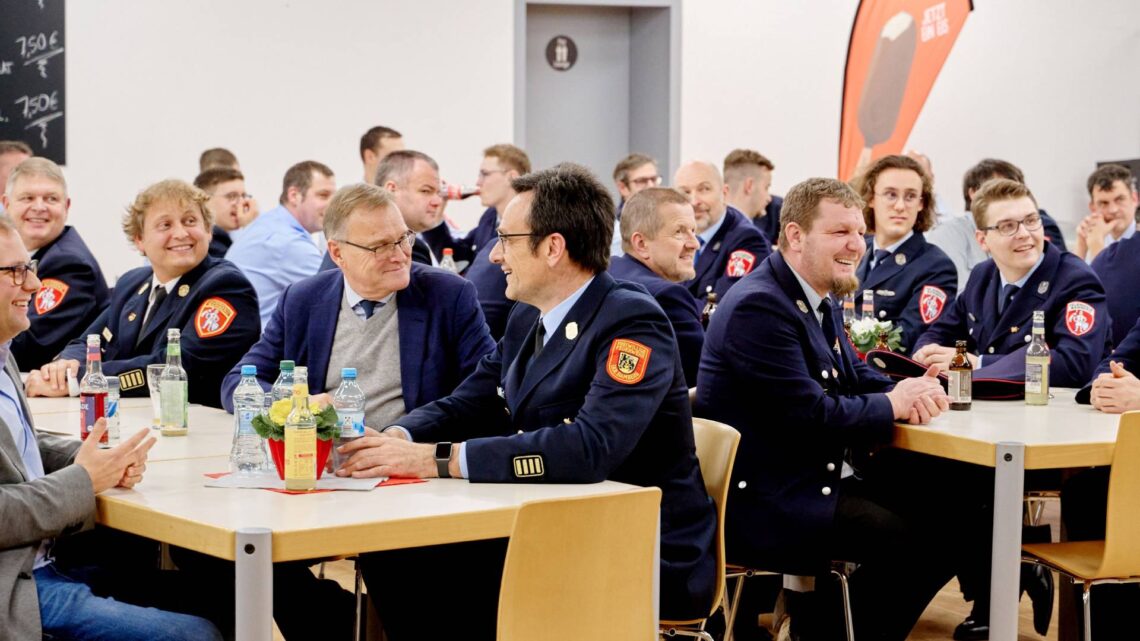 Oberbürgermeister Andreas Strake im Rahmen der
Ordensverleihung an die Fluthelferinnen und –helfer. Quelle: Stadt Bamberg. Sonja Seufferth