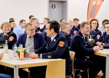 Ehrung für Fluthelfer: Bamberger Einsatzkräfte ausgezeichnet 13 Oberbürgermeister Andreas Strake im Rahmen der
Ordensverleihung an die Fluthelferinnen und –helfer. Quelle: Stadt Bamberg. Sonja Seufferth