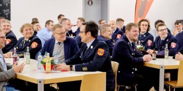 Oberbürgermeister Andreas Strake im Rahmen der
Ordensverleihung an die Fluthelferinnen und –helfer. Quelle: Stadt Bamberg. Sonja Seufferth