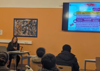 Mehrsprachige Info-Veranstaltung in Bamberg erleichtert die Schulwahl 17 Im vergangenen Jahr nutzten rund 60 Familien mit
Migrationsgeschichte die Gelegenheit, sich gezielt über Bildungswege
zu informieren. Quelle: Stadt Bamberg