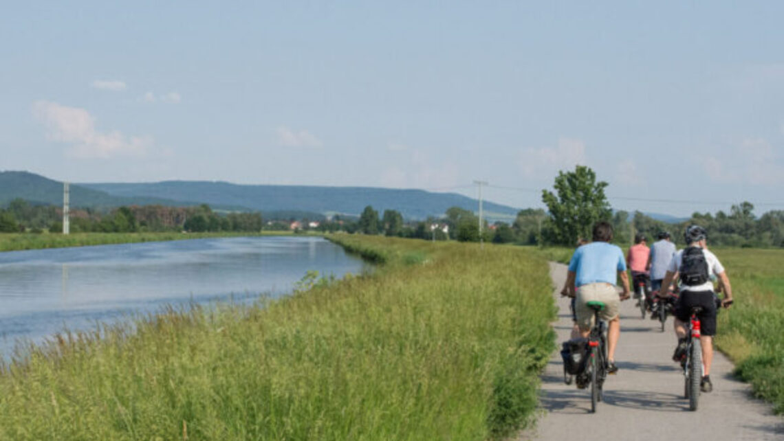 Radfahrende am Main-Donau-Kanal | Quelle: Landratsamt Bamberg