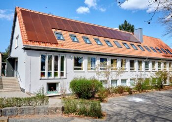 Die neue Photovoltaikanlage auf dem Schulhaus in Bug soll
das Gebäude vollständig mit Strom versorgen. Quelle: Stadt Bamberg, Sonja Seufferth
