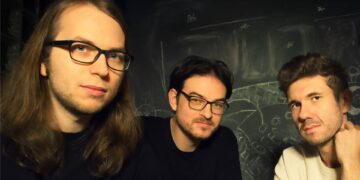 Spielen am 23. Mai 2025 das erste öffentliche Konzert der
Städtischen Musikschule im neuen Festsaal: Das Jazz-Trio Max Autsch
(Drums), Anton Mangold (Piano) und Jannis Krüger (Kontrabass). An
diesem Abend bilden sie mit dem renommierten Trompeter Sebastian
Strempel ein hochklassiges Quartett. Quelle: Maximilian Autsch