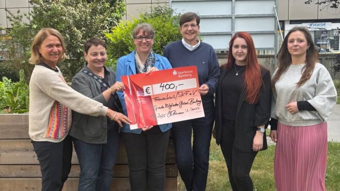 vlnr.: MdL Ursula Sowa, die Vorsitzende des SKF Bamberg Sabine Stiegelschmitt, die Leiterin des Frauenhauses Bamberg Bettina Hainke, Vorstandssprecherin Grünes Bamberg Michaela Reimann, Stadträtin Leonie Pfadenhauer, Gleichstellungspolitische Sprecherin im erweiterten Vorstand Anna Friedrich