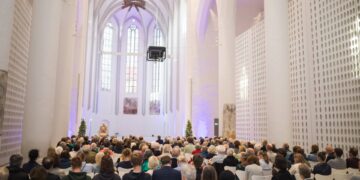 Jährlich lockt die Bamberger Hegelwoche Philosophieinteressierte in die AULA der Universität. 2025 liegt der thematische Schwerpunkt der drei Vortragsabende auf: „Wahrheit, Lüge, Internet?“. Quelle: Benjamin Herges/Universität Bamberg