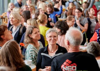 5. Bundeskongress Kulturelle Schulentwicklung in Bamberg 17 Die Geheime Dramaturgische Gesellschaft aktiviert die Teilnehmenden
Quelle: Stadt Bamberg, Sonja Seufferth