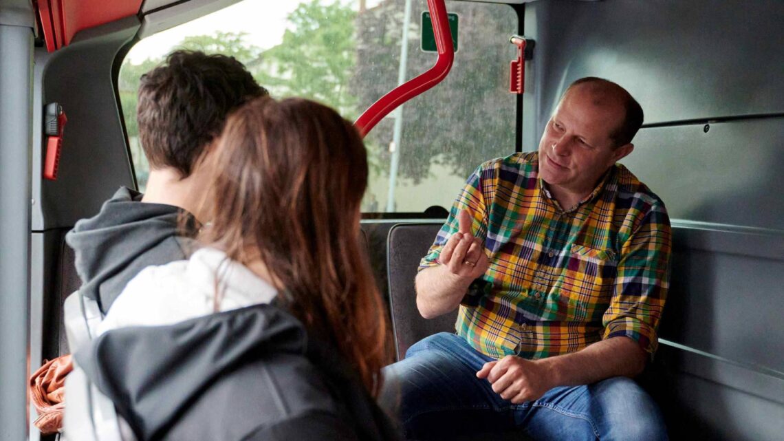 Jugendliche und junge Erwachsene konnten sich
im Bus der Jugendberufsagentur zur beruflichen Zukunft beraten
lassen. Quelle: Stadt Bamberg, Sonja Seufferth