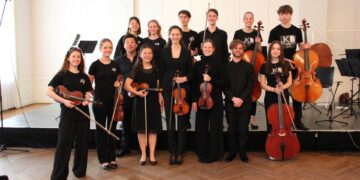 Junges Kammerorchester Bamberg nach dem
Konzert im Spiegelsaal 2024. Quelle: Städtische Musikschule Bamberg