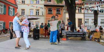 Der Tanzboden wurde gleich rege genutzt. Quelle: Stadt Bamberg, Rebecca Ammon
