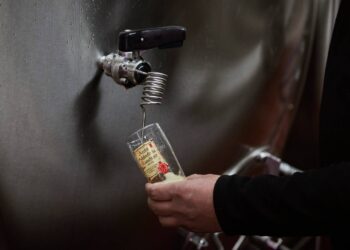 Ein Schluck Tradition – Bierkultur in Bamberg erleben 11 Leidenschaft für Gerstensaft. Quelle: Hellerbräu_David Maupilé