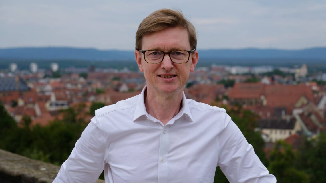 Volt Bamberg nominiert Dr. Hans-Günter Brünker für die OB-Wahl 2026 10 OB Kandidat Dr. Hans-Günter Brünker. Quelle: Volt Bamberg