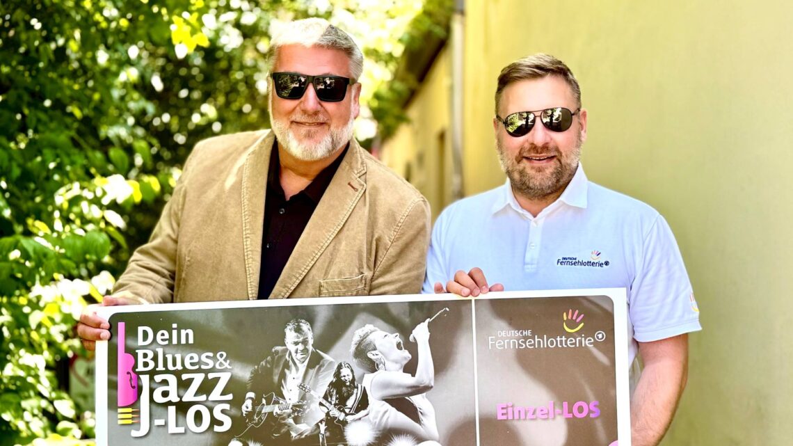 Bamberg setzt auf Musik & Mitgefühl: Blues-LOS kehrt zurück 10 v.l.n.r.: Klaus Stieringer, Geschäftsführer des Stadtmarketing Bamberg e.V. und Organisator des Sparda-Bank Blues- & Jazzfestival präsentiert gemeinsam mit Stephan Masch, Repräsentant der Deutschen Fernsehlotterie gGmbH das neue `Blues-LOS´. Quelle: Max Thümmel