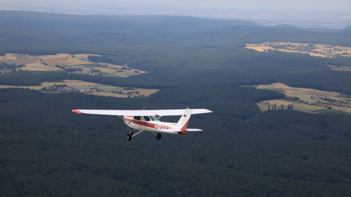 In engen Kreisen überfliegen die Piloten für die Luftbeobachtung
das Gebiet. Quelle: Stadt Bamberg, Rebecca Ammon