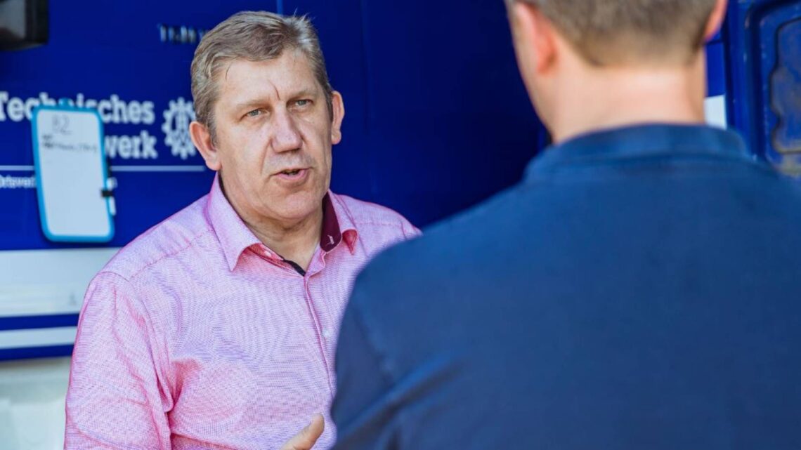 Neue Fahrzeuge und moderne Ausstattung für das THW in Bamberg 10 Der Bundestagsabgeordnete Andreas Schwarz pflegt einen engen Kontakt zur den THW-Ortsverbänden in der Region Bamberg-Forchheim und freut sich über die zusätzlichen Mittel des Bundes für deren Ausstattung.
Quelle: THW/Nicole Endres