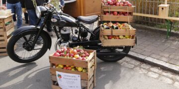 Apfel-Motorrad mit Ratespiel des OGV Steppach. Quelle: Landratsamt Bamberg / Klemisch
