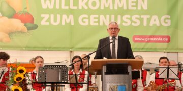 Landrat Johann Kalb eröffnet den 8. Genusstag in Litzendorf. Quelle: Daniel Nagel