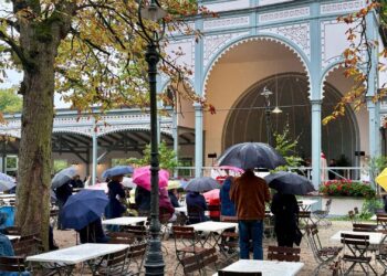 Riesiges Interesse am 'Tag des offenen Denkmals' in Bamberg 10 Am 14.09.2025 wurde der Tag des offenen Denkmals mit der
Einweihung des sanierten Musikpavillons am Wilde-Rose-Keller bei
durchwachsenem Wetter feierlich eröffnet. Quelle: Pressestelle Stadt Bamberg, Chiara Schmitt