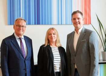 Tatjana Ohl übernimmt als neue Familienbeauftragte in Bamberg 12 Oberbürgermeister Andreas Starke (links) und
Bürgermeister Jonas Glüsenkamp hießen die neue
Familienbeauftragte Tatjana Ohl im Rathaus Maxplatz willkommen. Quelle: Stadt Bamberg, Sonja Seufferth