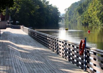 Freibadsaison in Bamberg endet – Hallenbad startet in den Herbst 16 Spätsommersaufnahmen aus der Hainbadestelle im September 2021. Quelle: Stadtwerke Bamberg, Markus Reinfels
