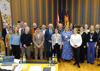 Kulturerbe verbinden, Menschen verbinden: EKS-Stätten trafen sich in Bamberg 13 Gruppenbild. Quelle: Landratsamt Bamberg, Förtsch