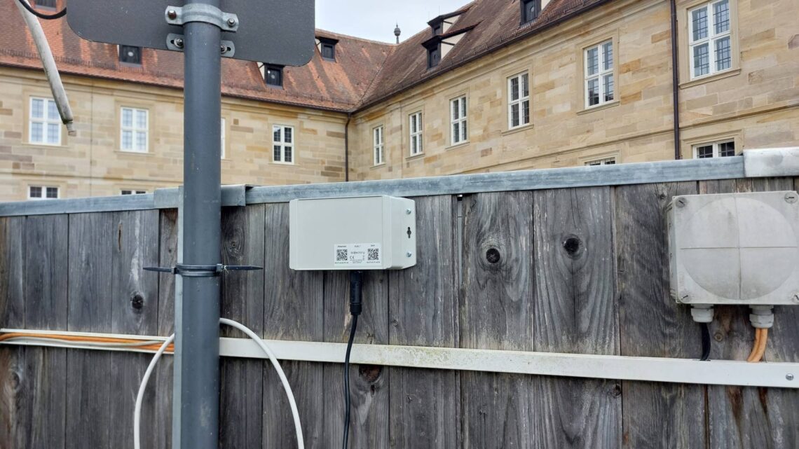 Klein, aber Oho! Ein Sensor für das Digitale Besuchsleitsystem. Quelle: Stadt Bamberg, Smart City Bamberg