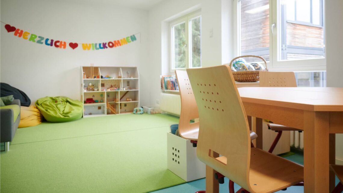 Das Erdgeschoss der ehemaligen Hausmeisterwohnung neben der Grundschule im Hain bietet nun Platz für die Betreuung von 22 Kindern. Quelle: Stadt Bamberg, Sonja Seufferth