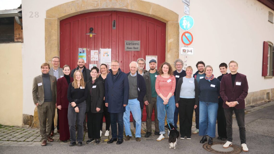 Die Teilnehmer an der 'Cities Ahead Academy' in
Bamberg zusammen mit Oberbürgermeister Andreas Starke. Quelle: Stadtarchiv Bamberg, Jürgen Schraudner