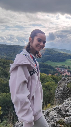 12-jährige Emilia Kkhan aus Stegaurach vermisst 11 12-jährige Emilia Kkhan aus Stegaurach vermisst 1