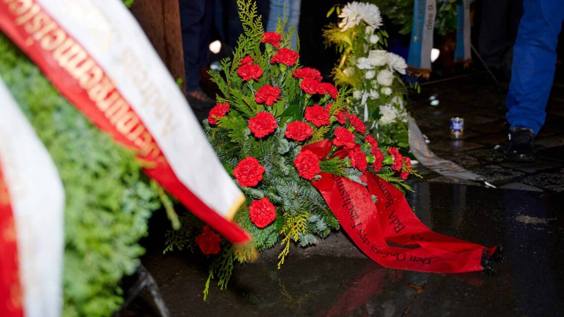 Auf dem Synagogenplatz findet anlässlich der
Reichspogromnacht am 9. November 1938 eine Gedenkfeier statt. Quelle: Stadt Bamberg, Sonja Seufferth