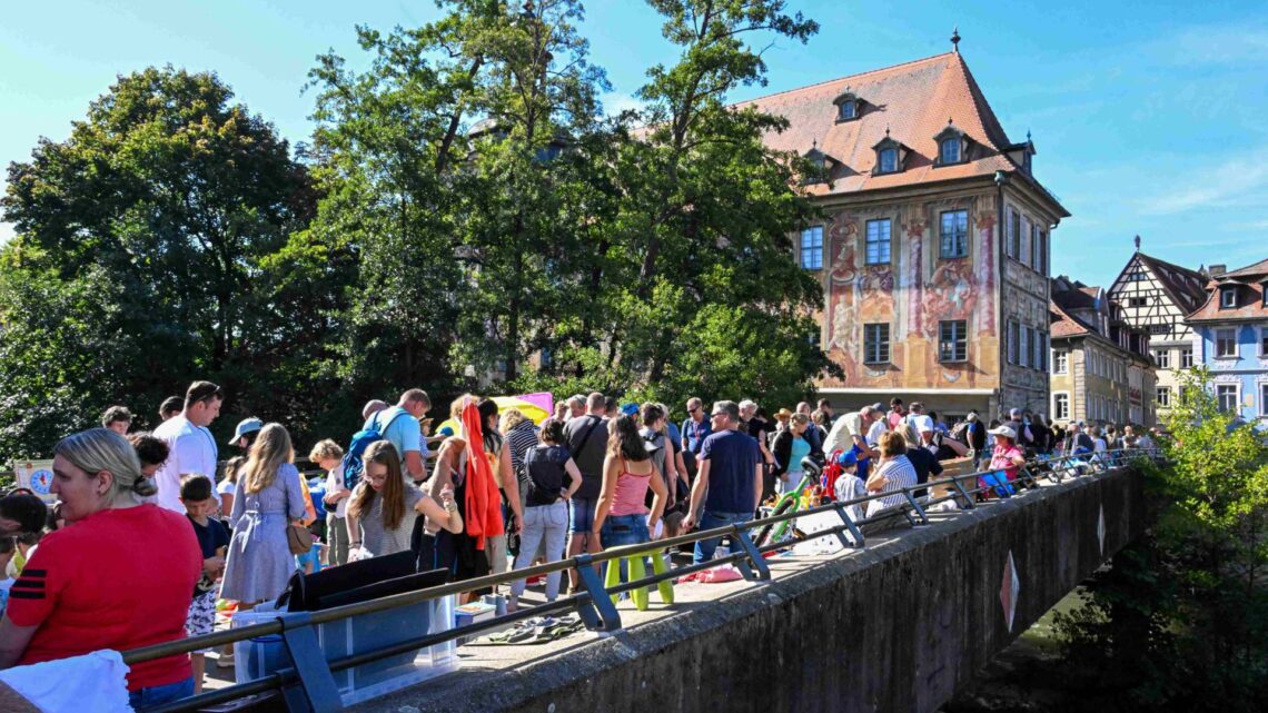 Kinder- und Jugendflohmarkt auf der Unteren
Brücke. Quelle: Ronald Rinklef