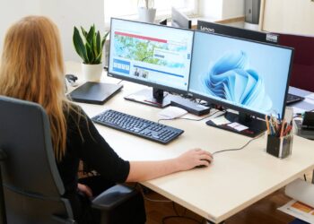 Stadt Bamberg plant neue städtische Homepage 11 Die Stadt Bamberg modernisiert ihren digitalen
Auftritt und plant einen umfassenden Relaunch der städtischen
Homepage www.stadt.bamberg.de. Im Vorfeld ist die Meinung der
Bürgerinnen und Bürger gefragt. Quelle: Stadt Bamberg, Sonja Seufferth