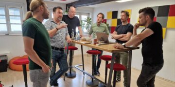 Bamberg entwickelt smarte Stadt-App 12 Erstes Treffen der Entwicklungspartnerschaft mit der
Stadt Kassel, der Stadt Soest und dem Dienstleister SWCode, der die
Soest-App entwickelt hat. Quelle: SWCode