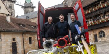 Von links: Der für den Bamberger Dom zuständige Diözesanarchitekt Robert Hoh, Steffen Brückner, Stephan Groh, stellvertretender Amtsleiter des Bamberger Amts für Brand- und Katastrophenschutz. Quelle: Pressestelle Erzbistum Bamberg / Dominik Schreiner